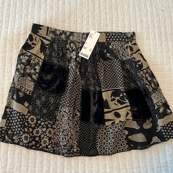 Urban Outfitters Dresses & Skirts - URBAN Outfitters skirt, size M, NWT